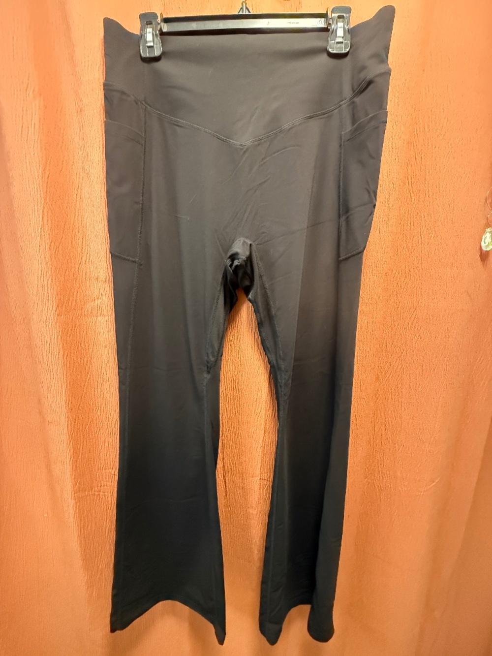 Women's Size XL Regular Halara flared yoga pants